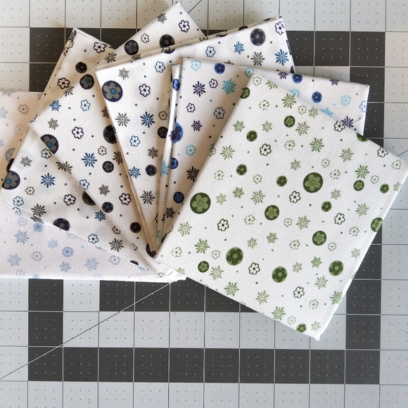 Cotton Quilting Craft Fabric Fat Quarter Bundle Floral Green Blue Brown 35 FQ - Picture 2 of 6